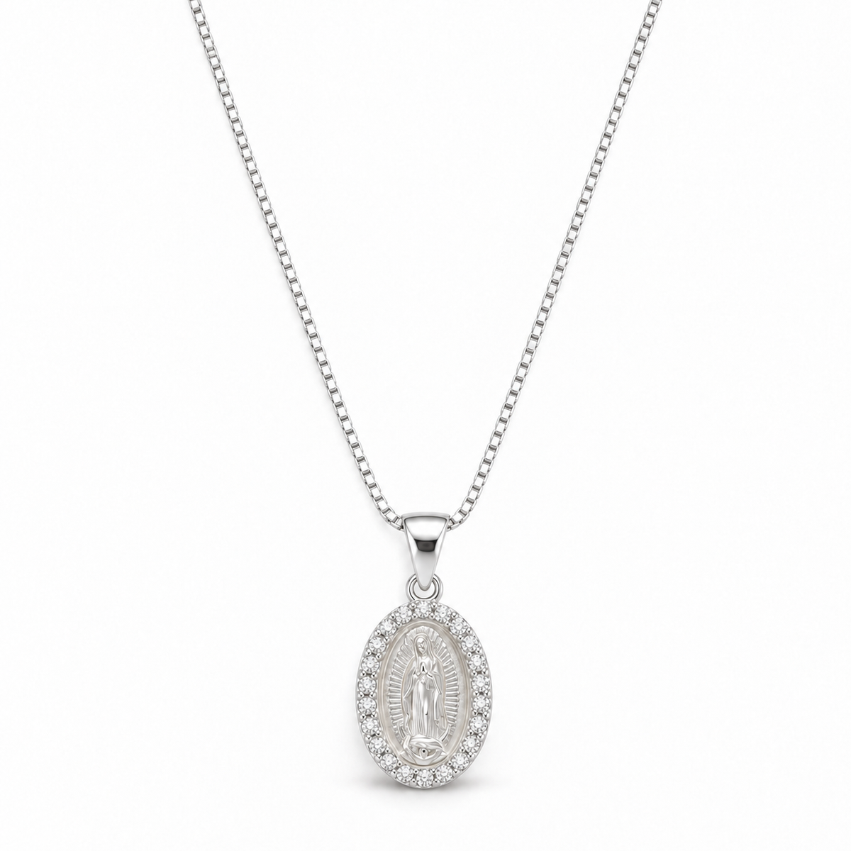 Cadena Virgen de Guadalupe con Nácar y Circones